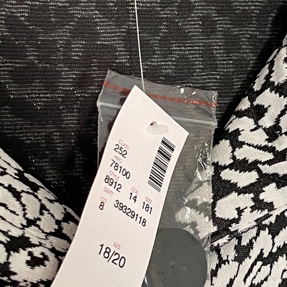 AVENUE LIGHTWEIGHT BLAZER PLUS SIZE 18/20 - Picture 6 of 6